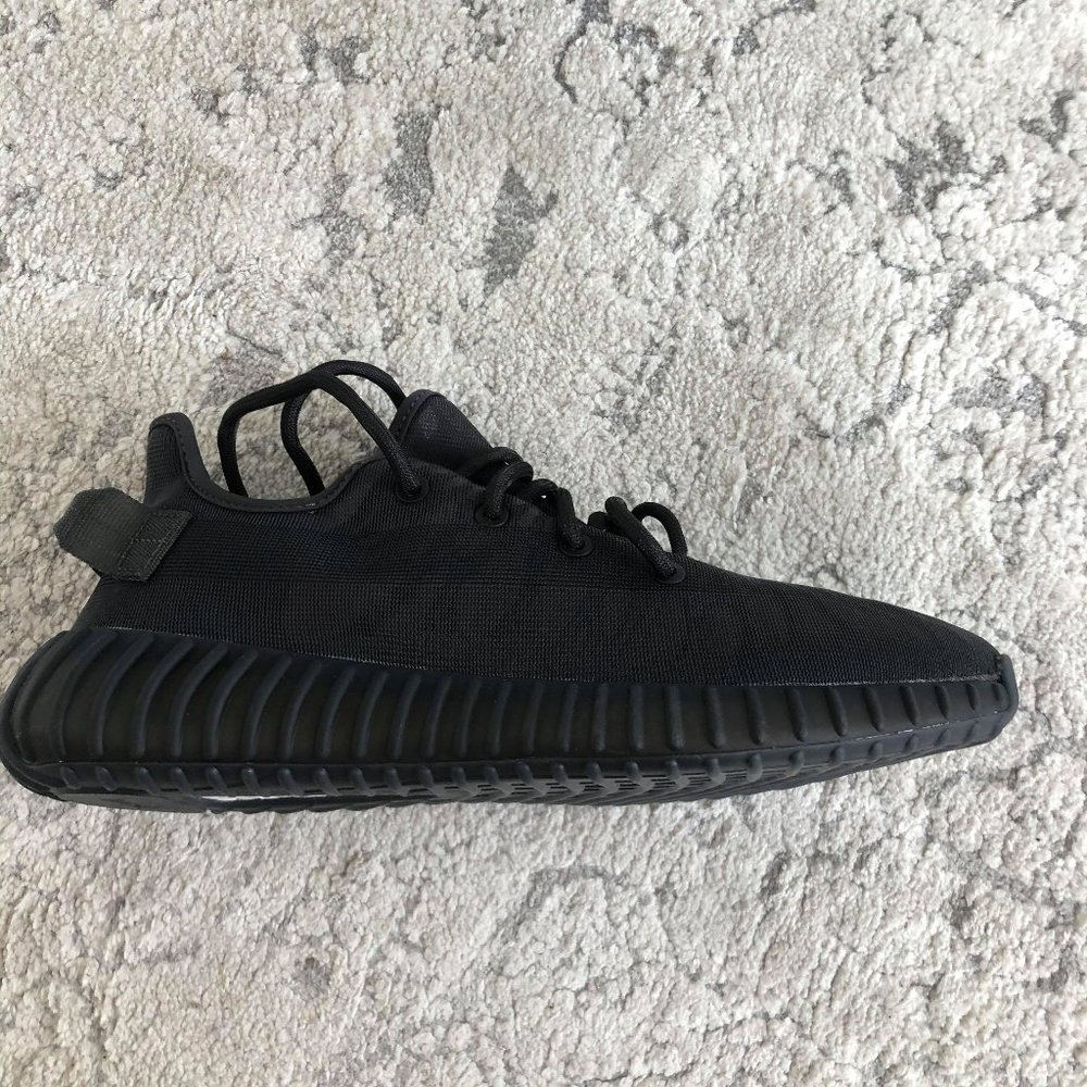 Brand new Adidas Yeezy Boost 350 V2 'Mono Cinder'